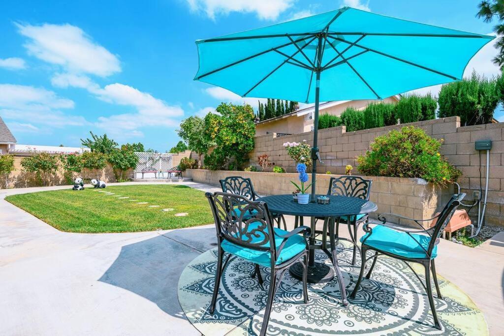 La Sunny House Beautiful Yard 7 Rooms 4 Bathrooms Near Disneyland & Hollywood & Downtown Хасиенда-Хайтс Экстерьер фото