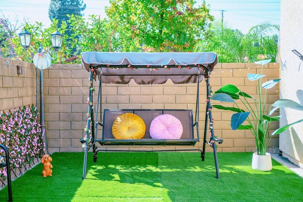La Sunny House Beautiful Yard 7 Rooms 4 Bathrooms Near Disneyland & Hollywood & Downtown Хасиенда-Хайтс Экстерьер фото